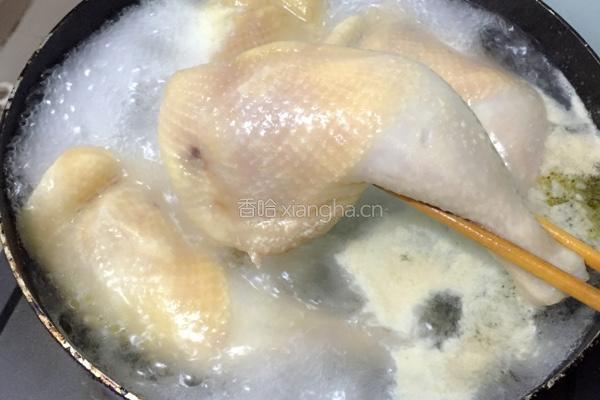 简易䜴油鸡腿的做法图解2