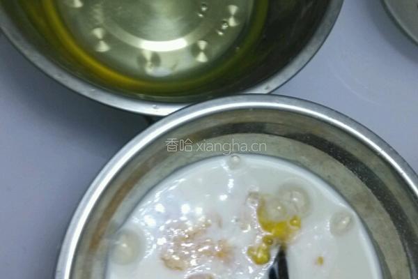 电饭煲葡萄干蛋糕的做法图解2