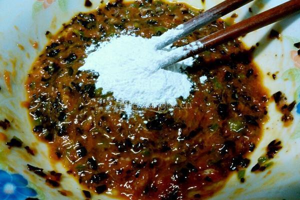 洋葱青椒鸡蛋猪肉圈的做法图解5