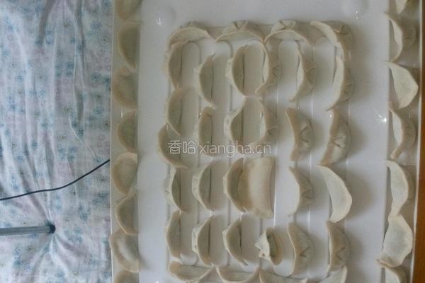韭菜鲜虾肉馅饺子的做法图解6