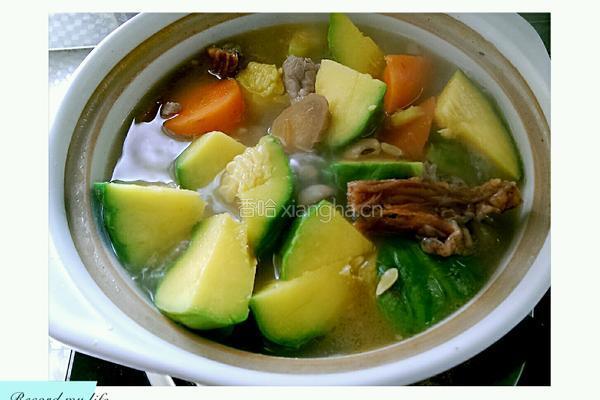 鳗鱼黄豆小瓜炖排骨汤的做法图解5