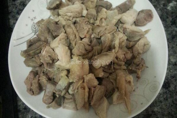 洋葱辣子鸡的做法图解1