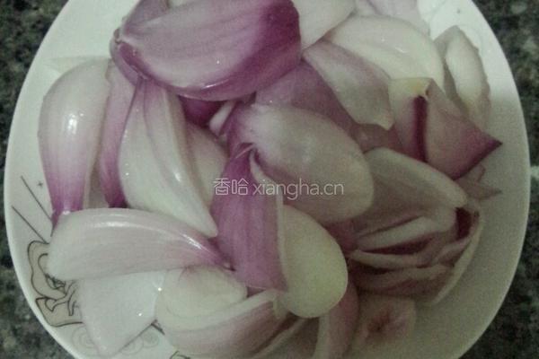 洋葱辣子鸡的做法图解2