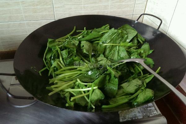 清炒菠菜的做法图解2