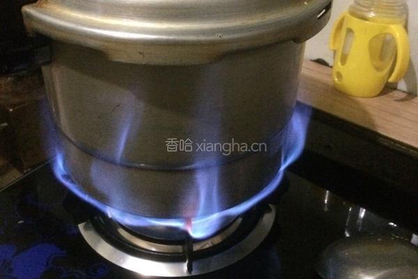 南瓜小米粥的做法图解3