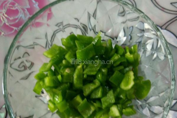 青椒皮蛋的做法图解2