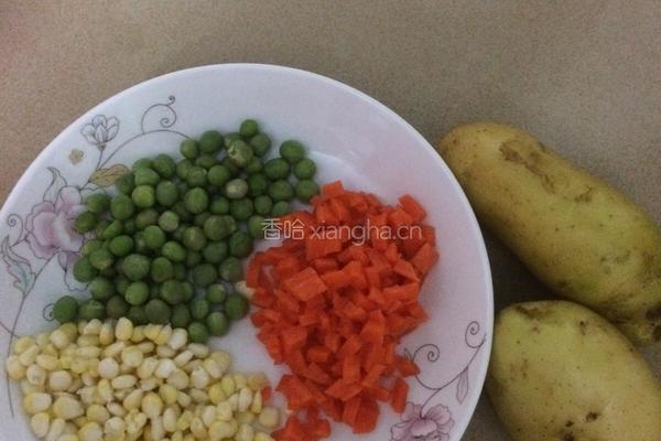 三丁孜然土豆泥的做法图解1