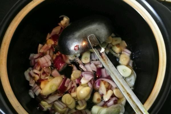 砂锅烧鸡肉的做法图解3