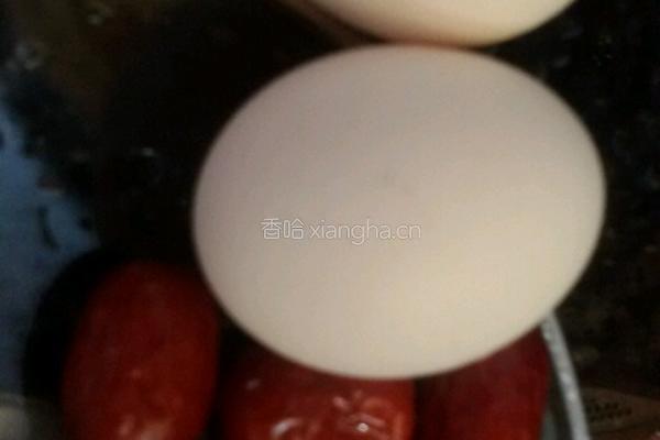 冰糖银耳汤的做法图解2