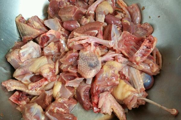 青椒烧鸽肉的做法图解2