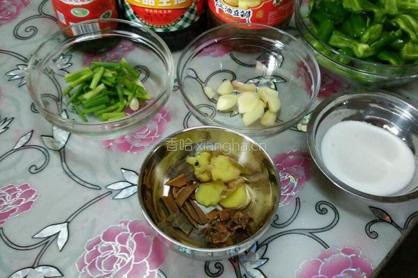青椒烧鸽肉的做法图解3