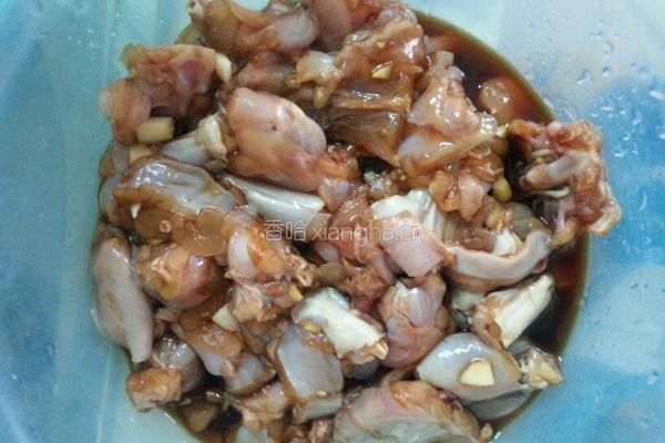 香辣牛蛙的做法图解1