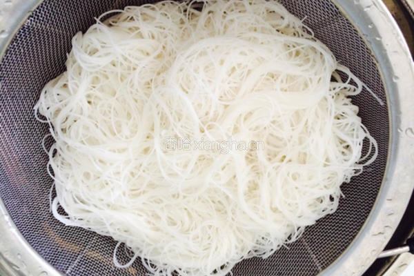素炒米粉的做法图解2