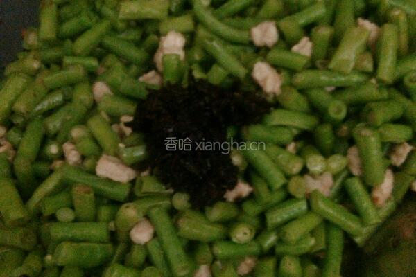 榄菜肉碎炒豆角的做法图解7