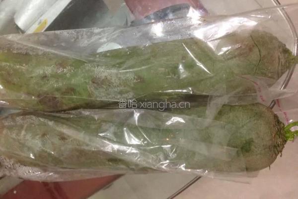 糖醋萝卜的做法图解1