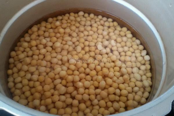 老北京简单牌豌豆黄。的做法图解1