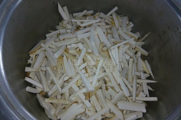 干煸杏鲍菇的做法图解2