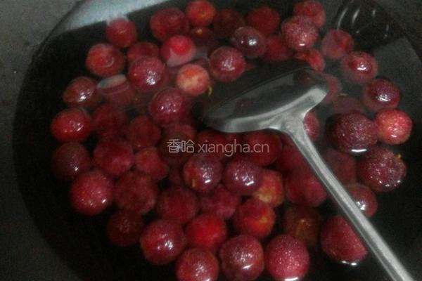 冰镇杨梅汁的做法图解2