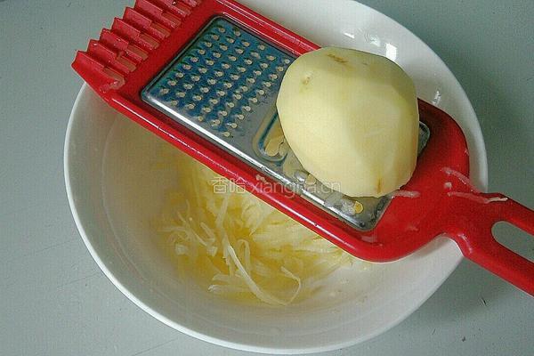 土豆鸡蛋饼的做法图解1