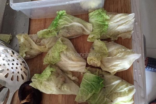 白菜包肉的做法图解3