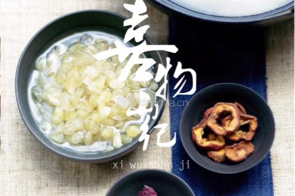皂角米銀耳羹的做法图解3