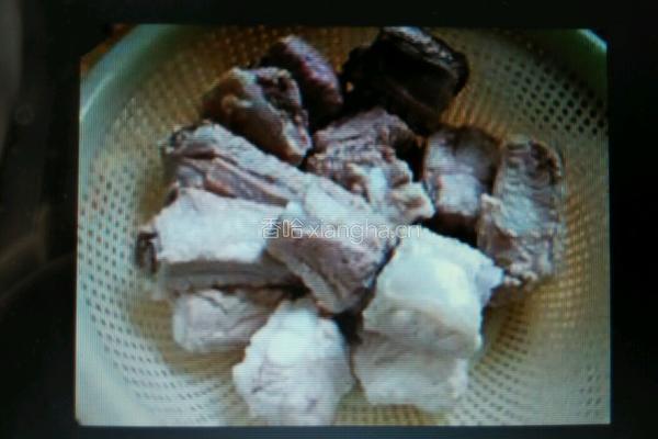 糖醋排骨的做法图解1