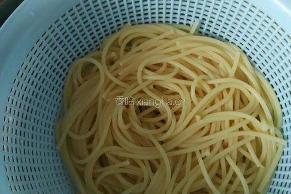番茄牛肉酱意大利面的做法图解2