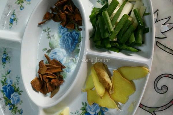 红烧肉烧土豆的做法图解3