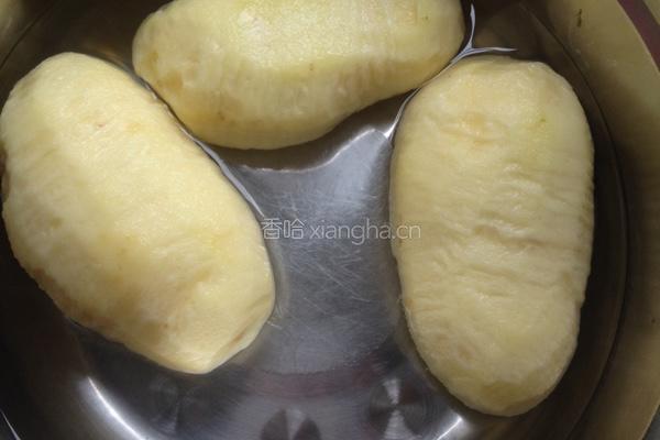 酸辣青椒土豆丝的做法图解1