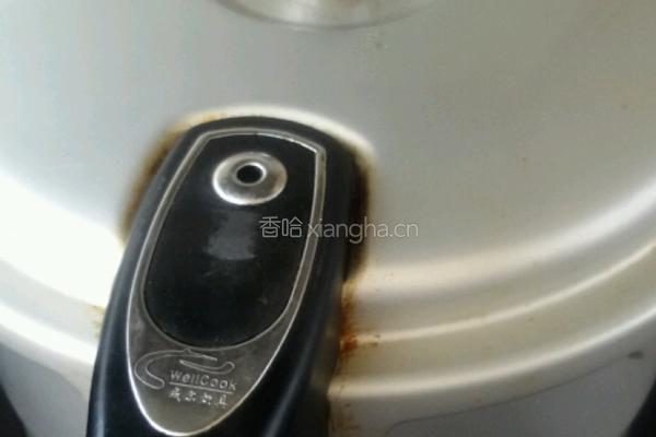 清汤羊杂炖海带。的做法图解4