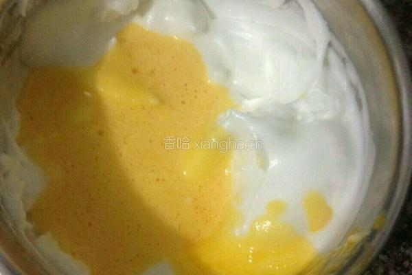 红丝绒蛋糕卷的做法图解5