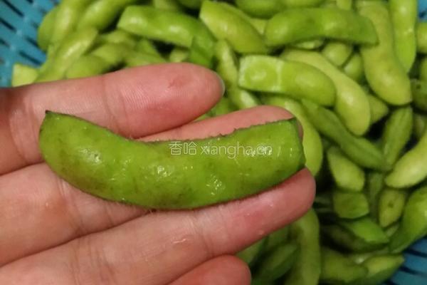 糟香毛豆的做法图解1