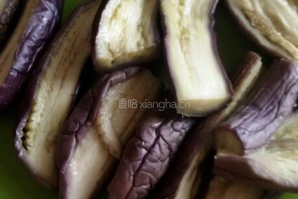 芝麻酱茄子的做法图解1