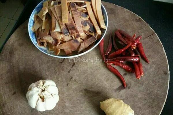 香辣鱿鱼条的做法图解1