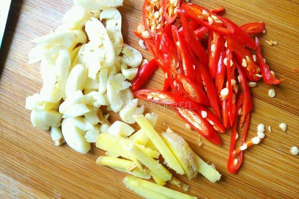 毛豆米炒肉丝的做法图解3