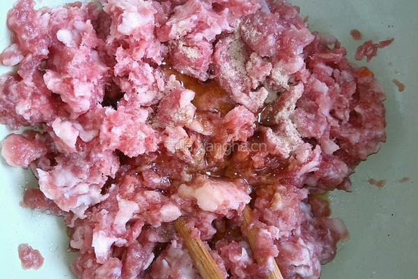 油豆腐酿肉的做法图解2