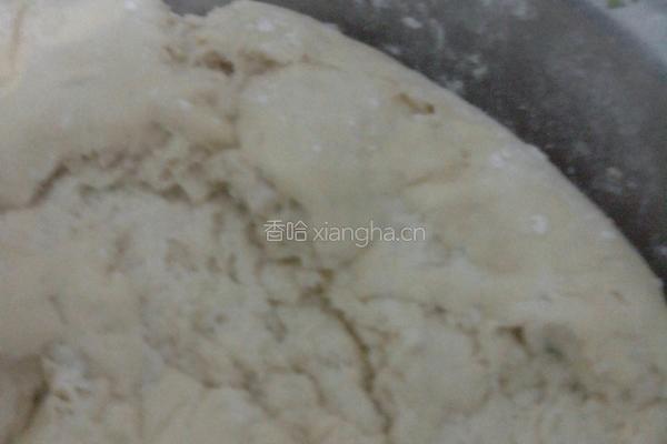 菜包子（芹菜.鸡蛋，豆角粉条）的做法图解1