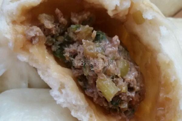 芹菜牛肉包子。的做法图解6