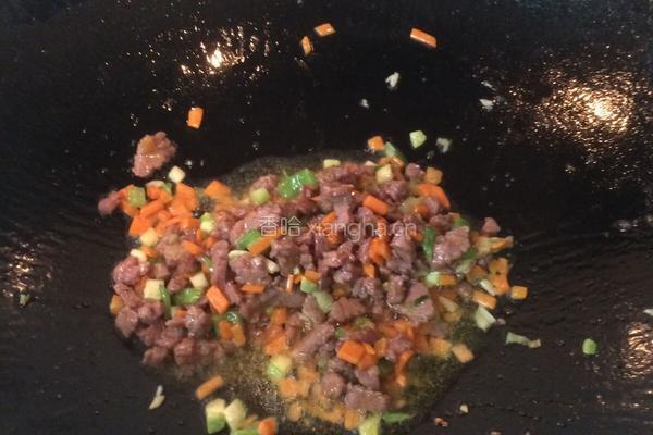 泡菜牛肉粒炒饭的做法图解4