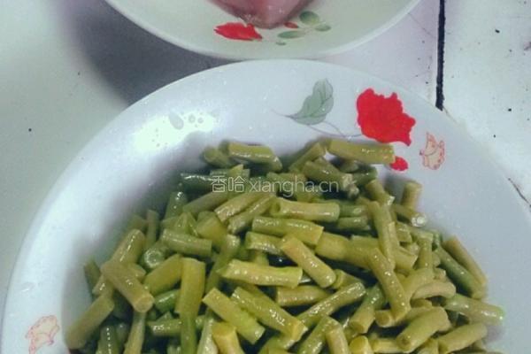 泡缸豆。的做法图解2