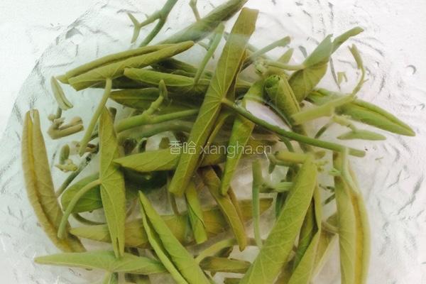 莼菜豆腐羹的做法图解3