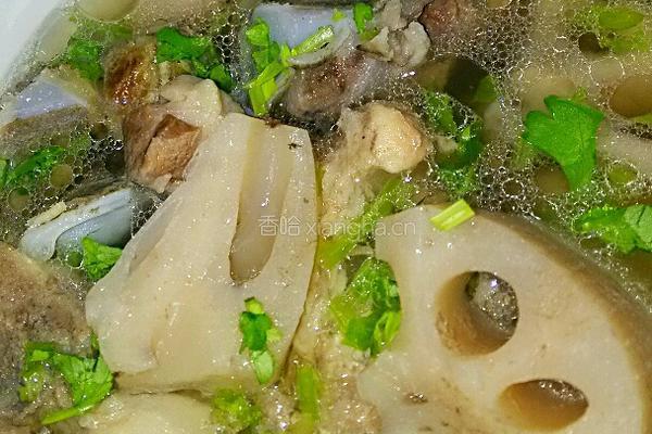 莲藕骨头汤的做法图解5