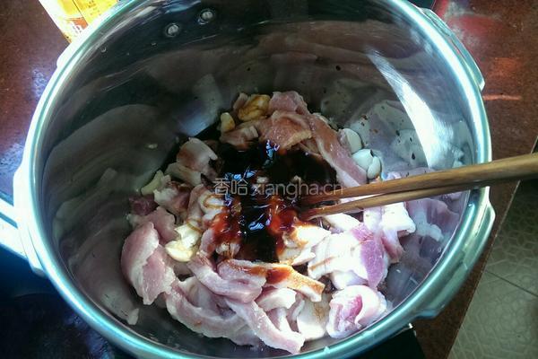 五花肉煮菜干的做法图解2