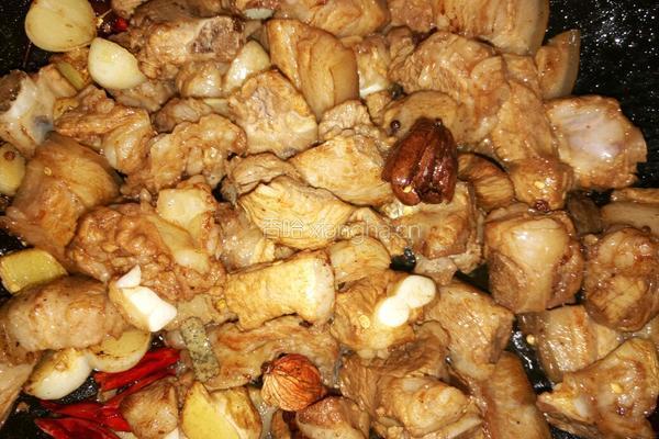 土豆烧排骨的做法图解3
