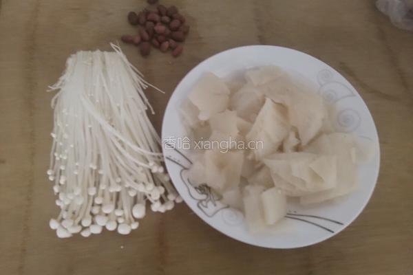 凉拌毛肚金针菇的做法图解1