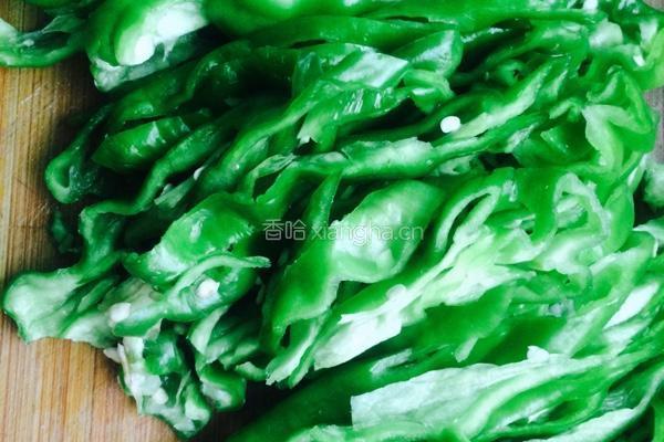 青椒肉丝的做法图解1