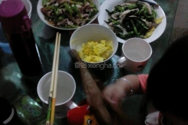 四个菜(香菇青菜.蒸茄子,娃娃菜.青椒炒八爪鱼)的做法图解5