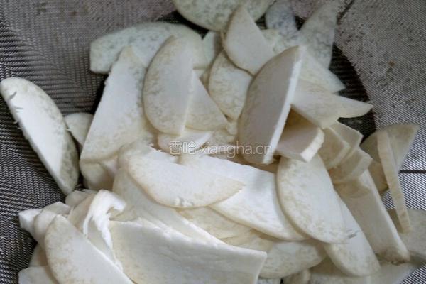 杏鲍菇炒培根的做法图解1