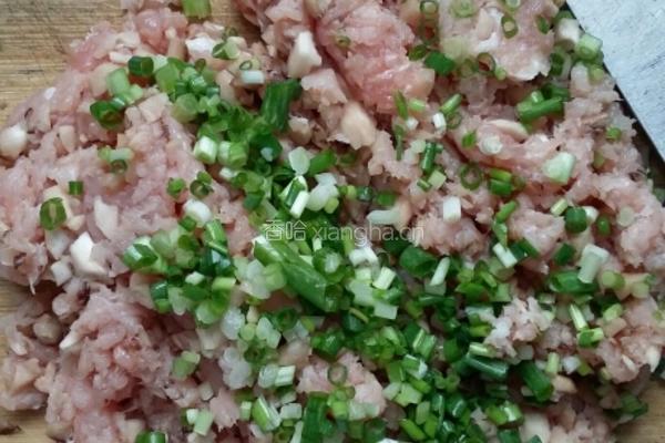 虎皮肉末青椒的做法图解2
