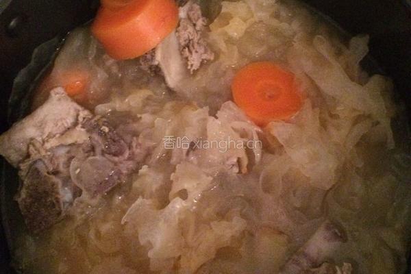 银耳骨头汤的做法图解5